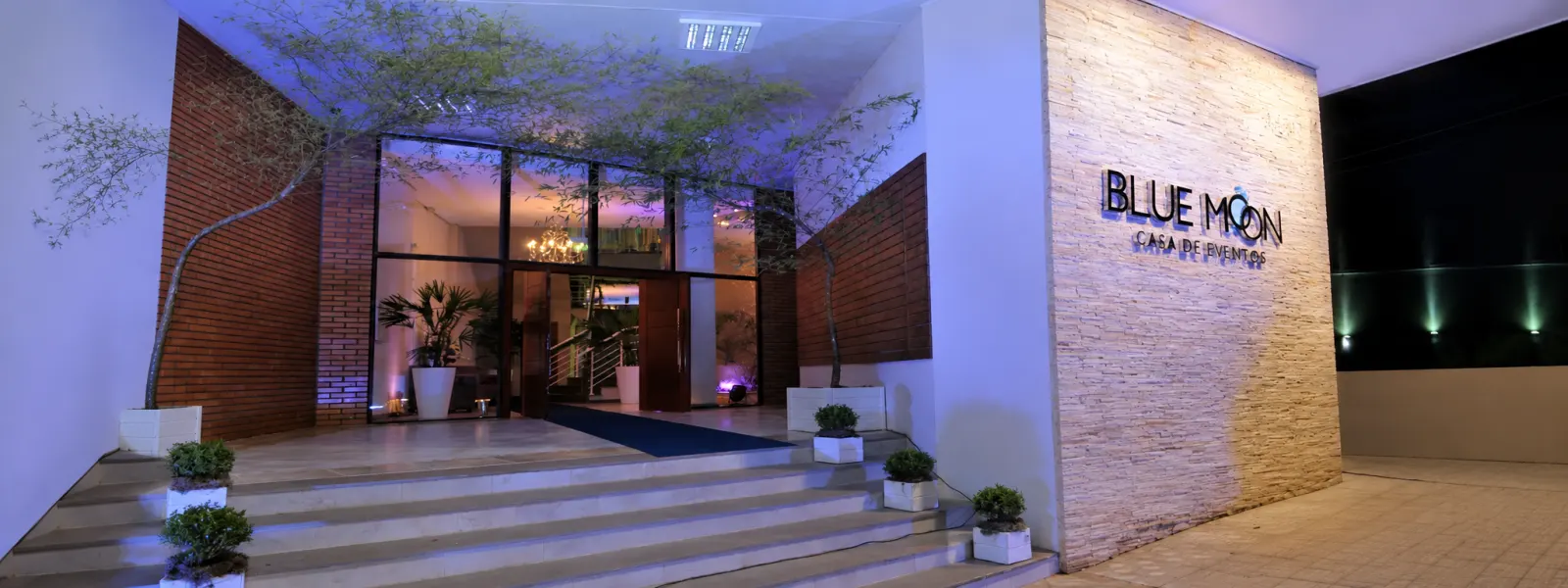 Entrada da Blue Moon Casa de Eventos em Canoas
