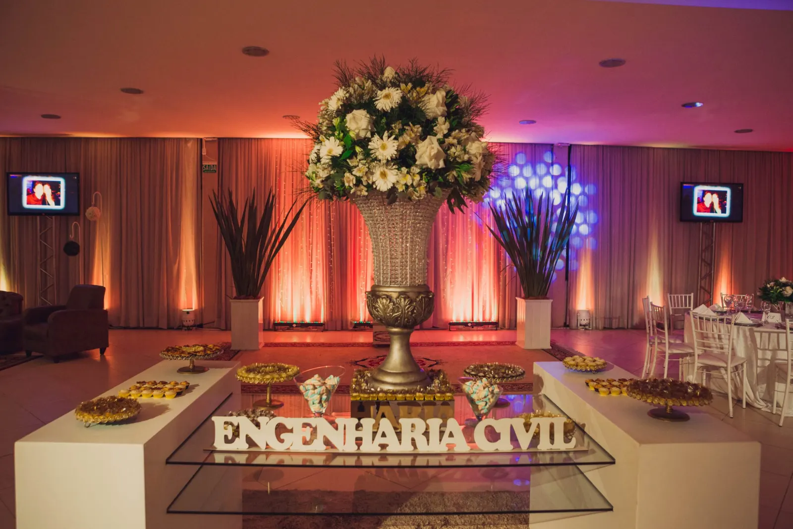 Mesa de doces em formatura de engenharia